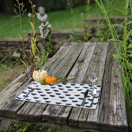 DaDa Bedding Set of 4-Pieces Lovely Yellow & Black Hearts Tapestry Dining Table Placemats 13” x 19” (18113)