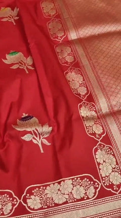 Elegant Lightweight Banarasi Mashru Silk Saree Comes with Zari Border