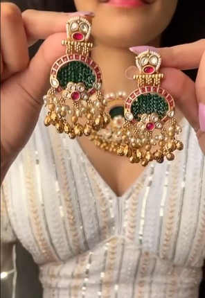 Beautiful Pearl Necklace with Earrings