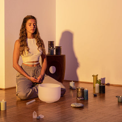 10" White-Frosted Crystal Singing Bowl, Note D4, Sacral Chakra