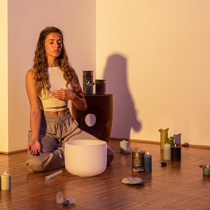 11" White-Frosted Crystal Singing Bowl, Note F4, Heart Chakra