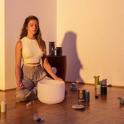 12" White-Frosted Crystal Singing Bowl, Note F4, Heart Chakra