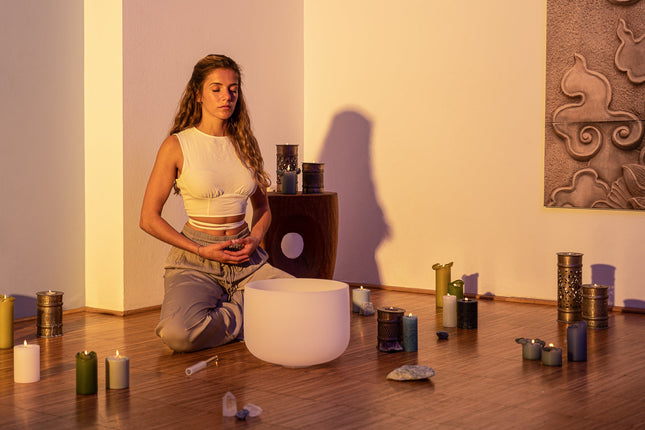 13" White-Frosted Crystal Singing Bowl, Note D4, Sacral Chakra