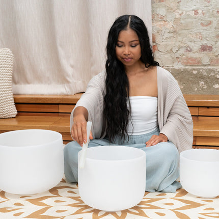 3-Piece White-Frosted Crystal Singing Bowl Set, A4/F4/D4, 432 Hz
