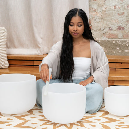 3-Piece White-Frosted Crystal Singing Bowl Set, G4/E4/C4, 432 Hz