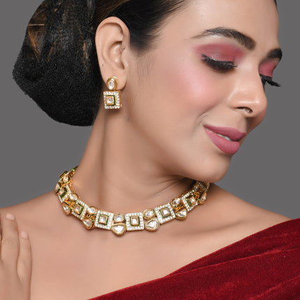 Beautiful Handcrafted Kundan Necklace with Pair of Earrings
