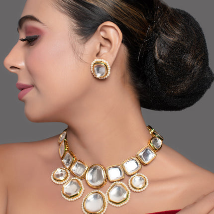 Royal Kundan Necklace with Matching Earrings