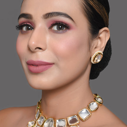 Royal Kundan Necklace with Matching Earrings