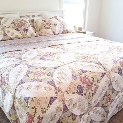 DaDa Bedding Wisteria Cottage Roses Floral Lightweight Quilted Bedspread Set (HS-1003)