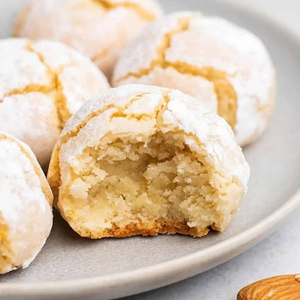 Andy Anand 20 pcs Italian Amaretti Almond Cookies, Chocolate, Peach, Orange. 8 flavors, Baked in Italy, Italian Tradition: Freshly Baked Amaretti Biscuits