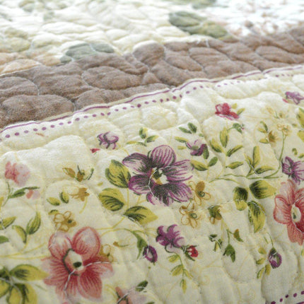 DaDa Bedding Vintage Cottage Rose Garden Floral Ivory Yellow Cotton Scalloped Quilted Bedspread Set (DXJ103478)