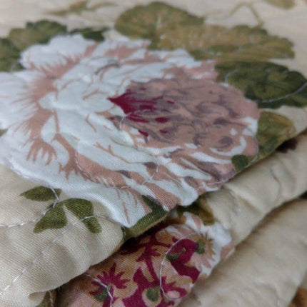 DaDa Bedding Vintage Cottage Rose Garden Floral Ivory Yellow Cotton Scalloped Quilted Bedspread Set (DXJ103478)