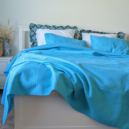DaDa Bedding Gentle Wave Turquoise Teal Blue Lagoon Lightweight Quilted Bedspread Set (LH3000)
